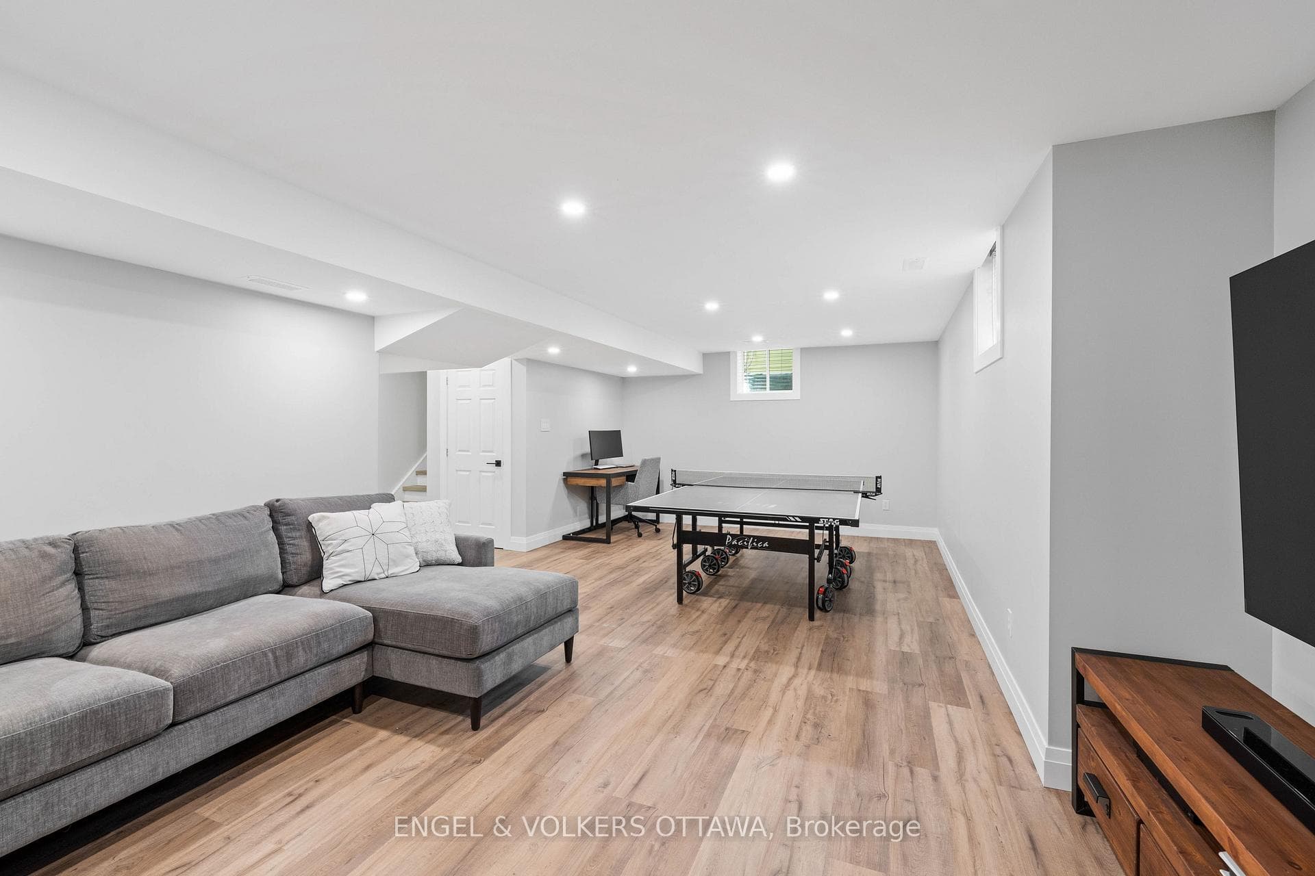 416 Vendevale Avenue photo 33