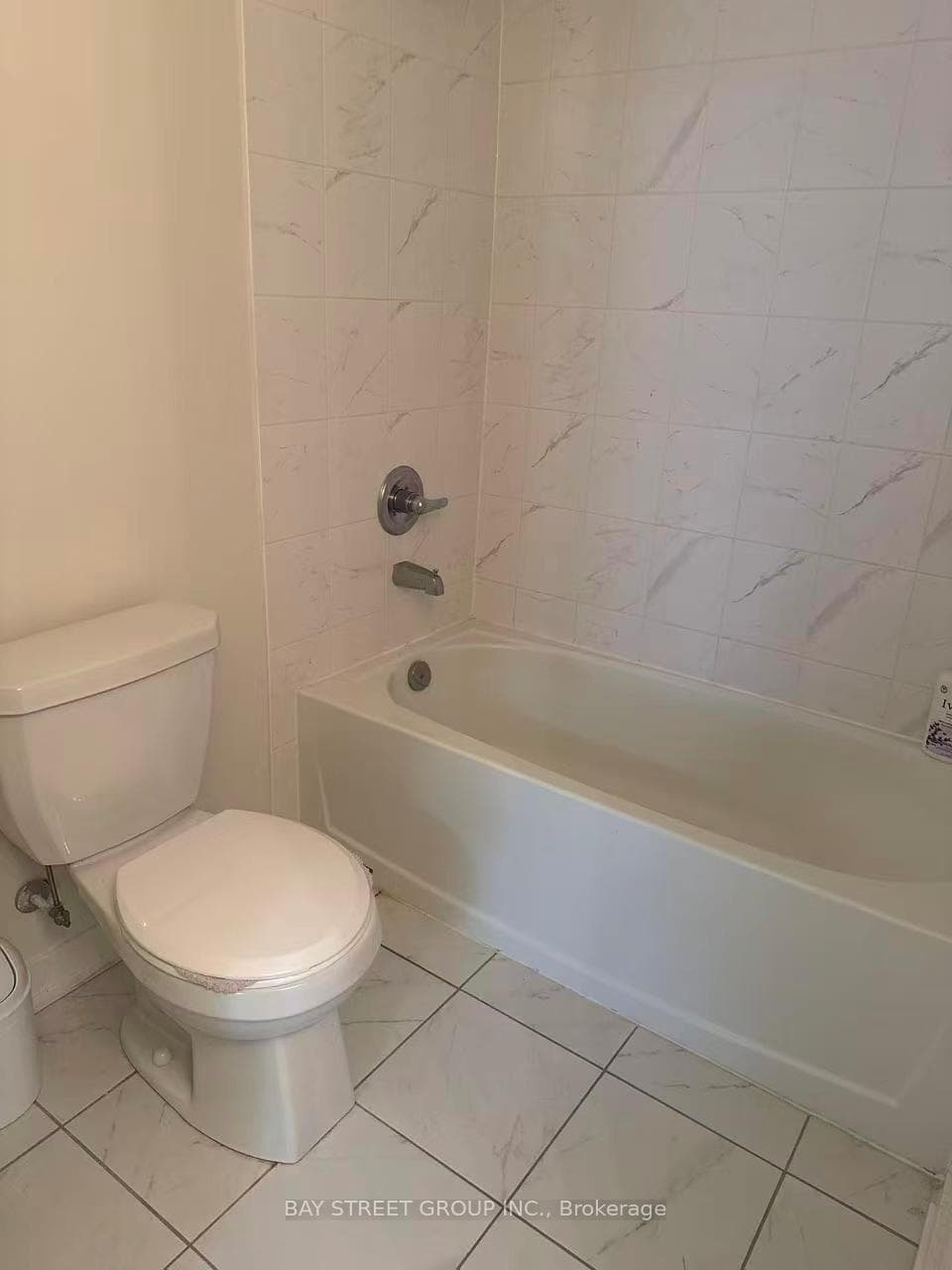 124 Old Oak Lane photo 3