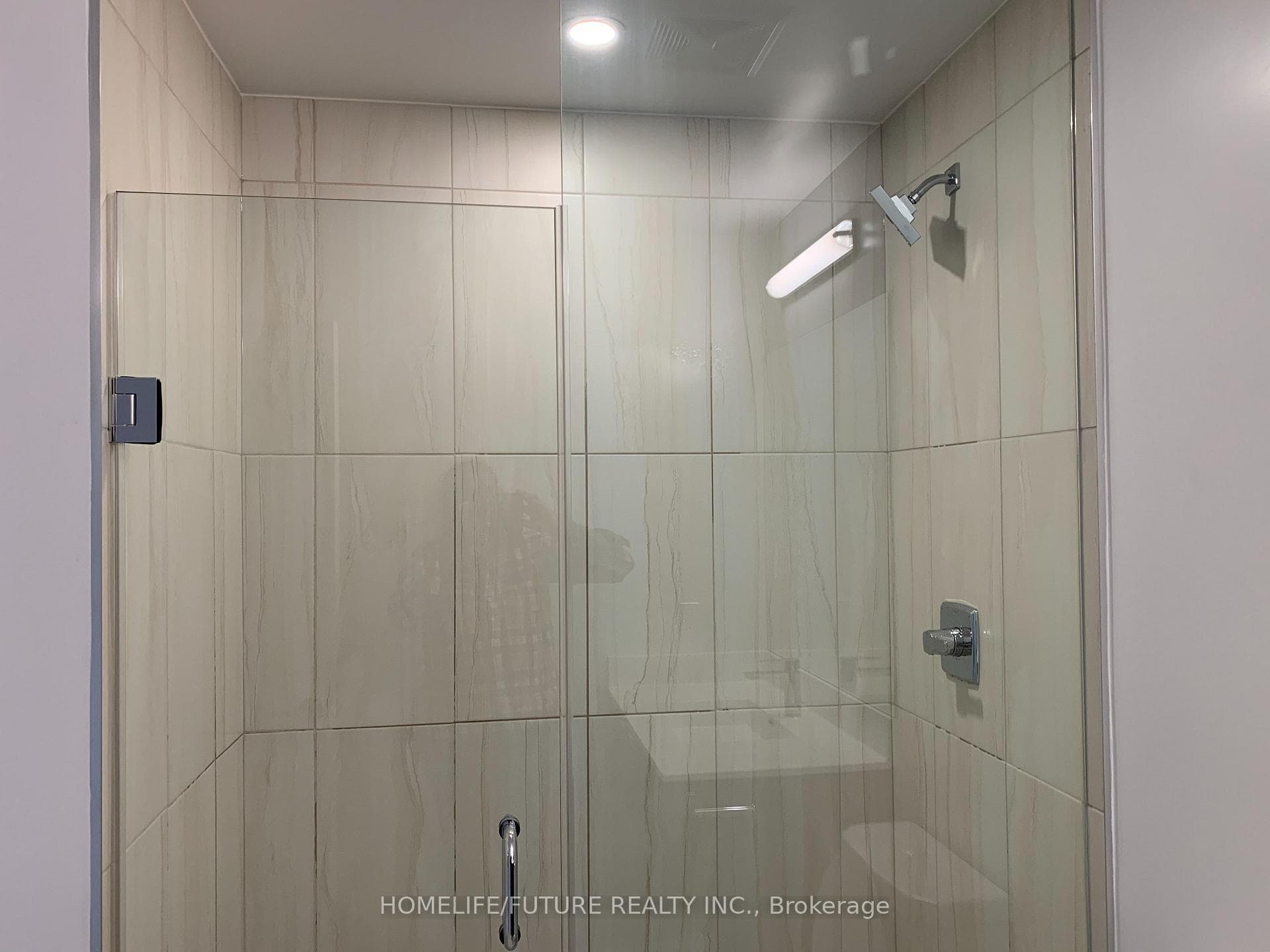 225 Village Green Square Unit 304 photo 6
