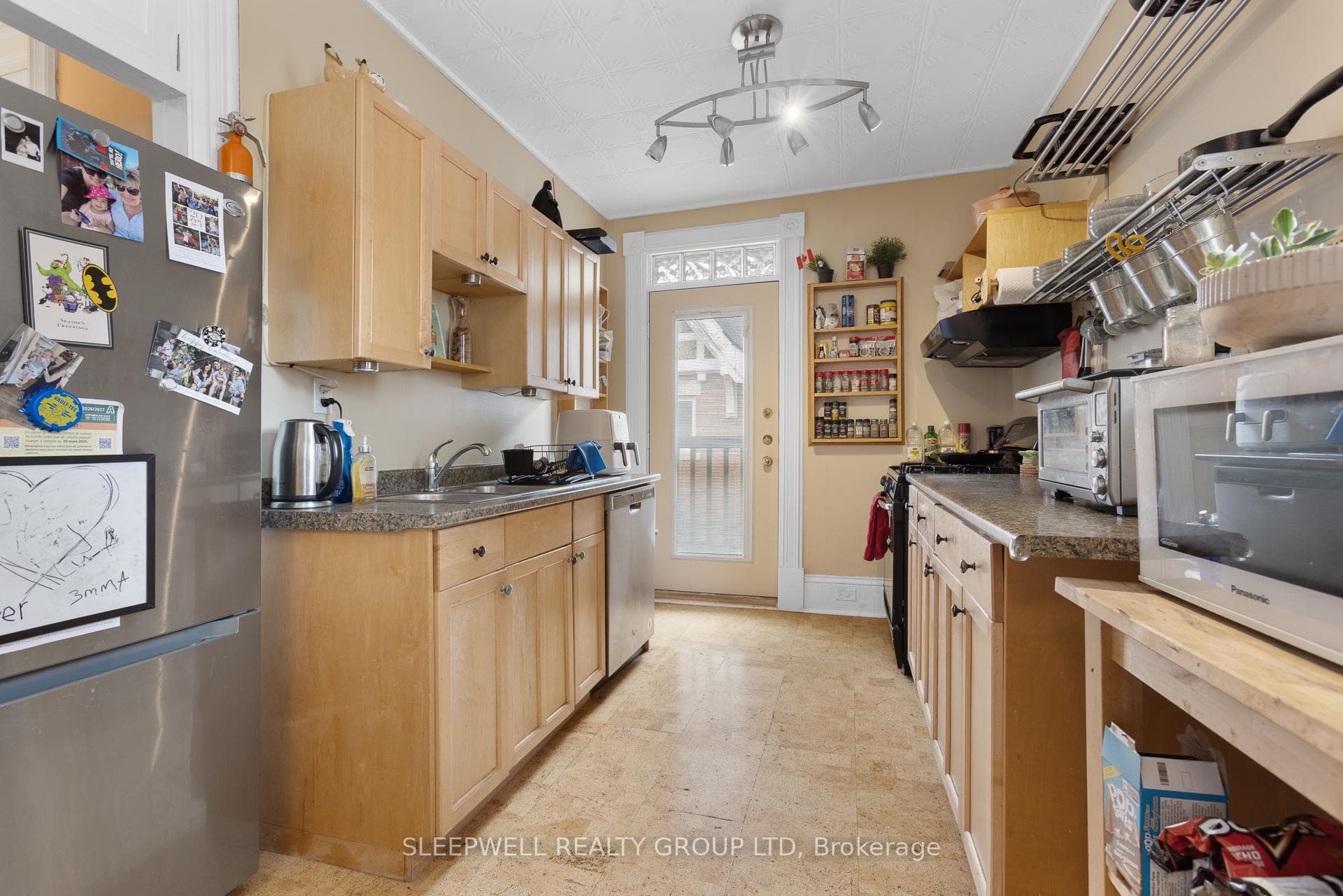 86 Fourth Avenue photo 3