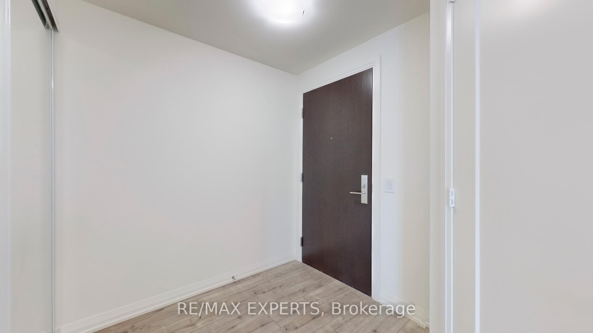 9000 Jane Street Unit 2015 photo 27