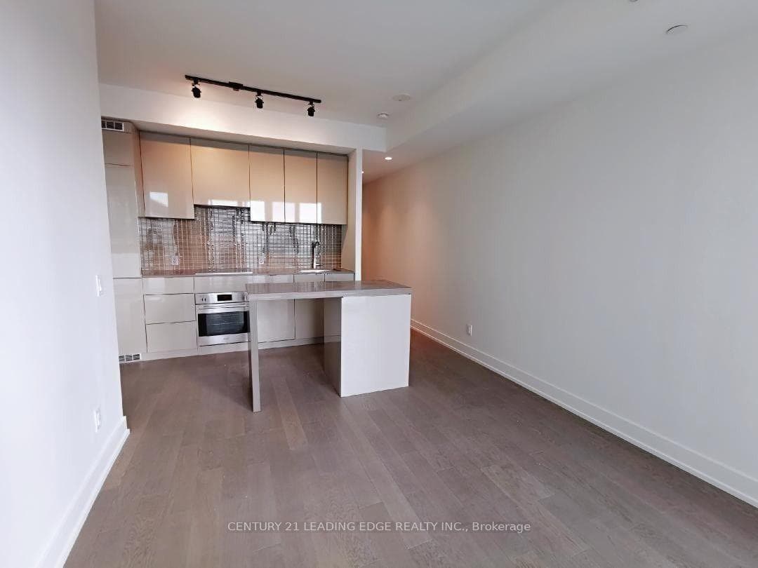 7 Grenville Street Unit 2012 photo 4
