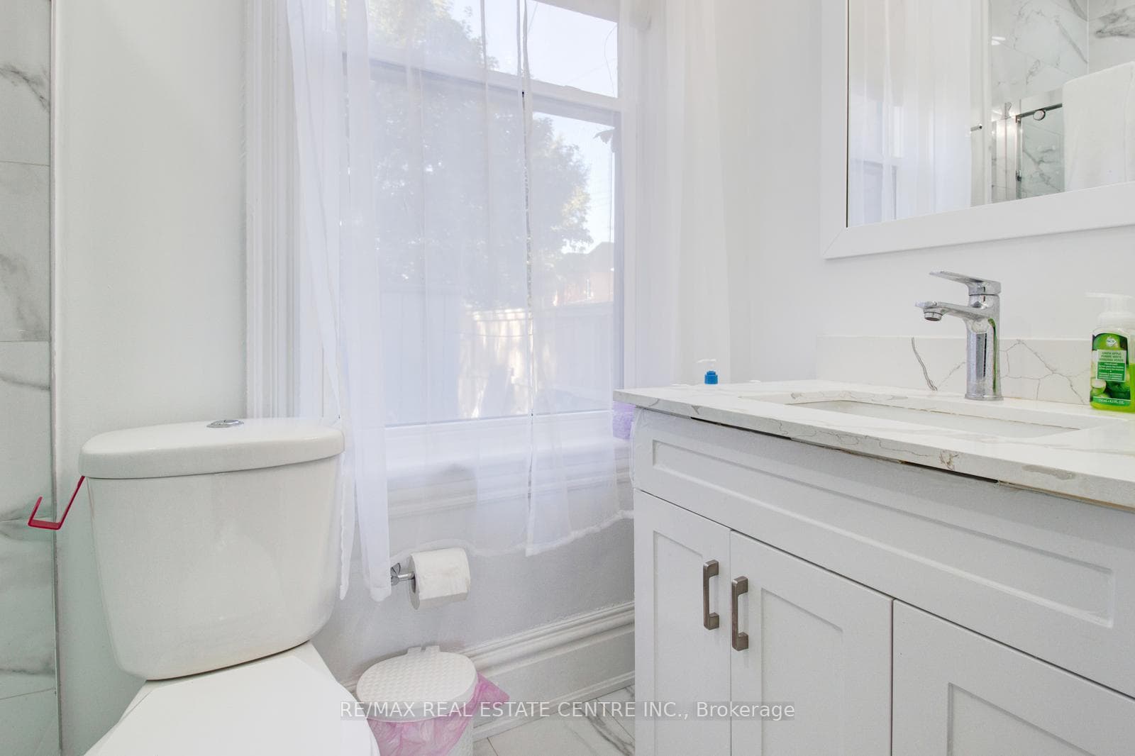 49 Wentworth #Main Street photo 13