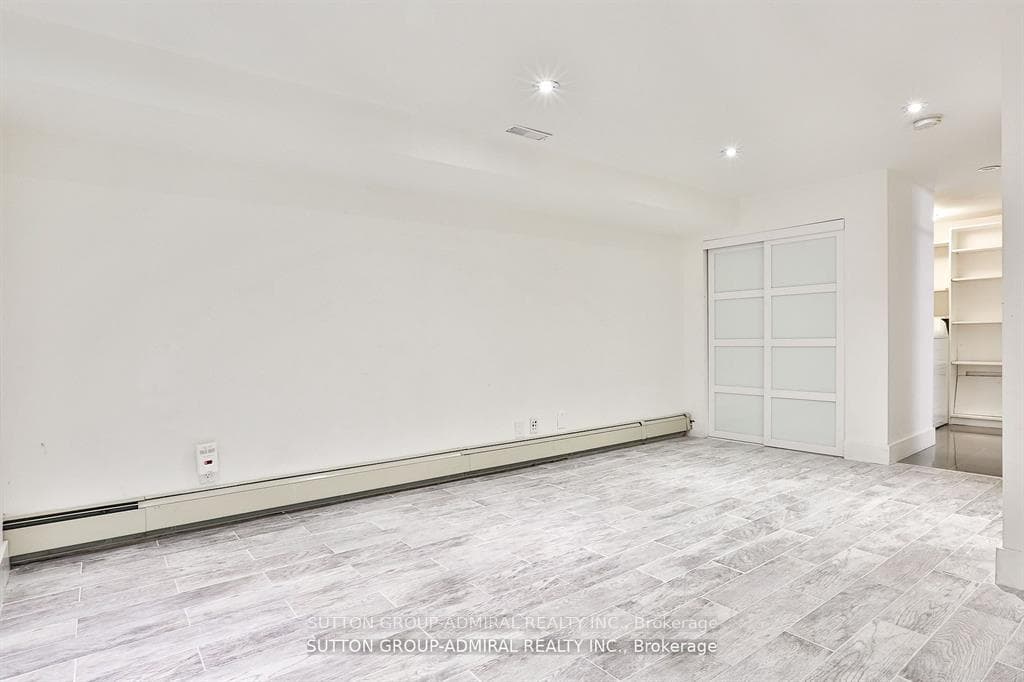 169 Woburn Avenue photo 23
