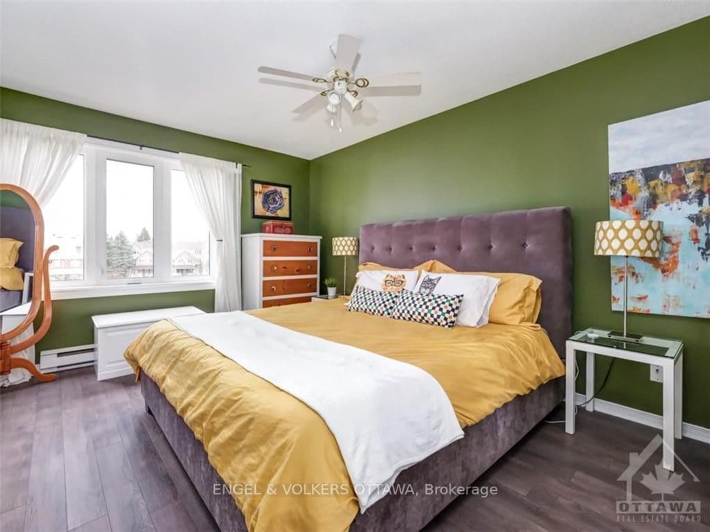 204 BRISTON photo 25