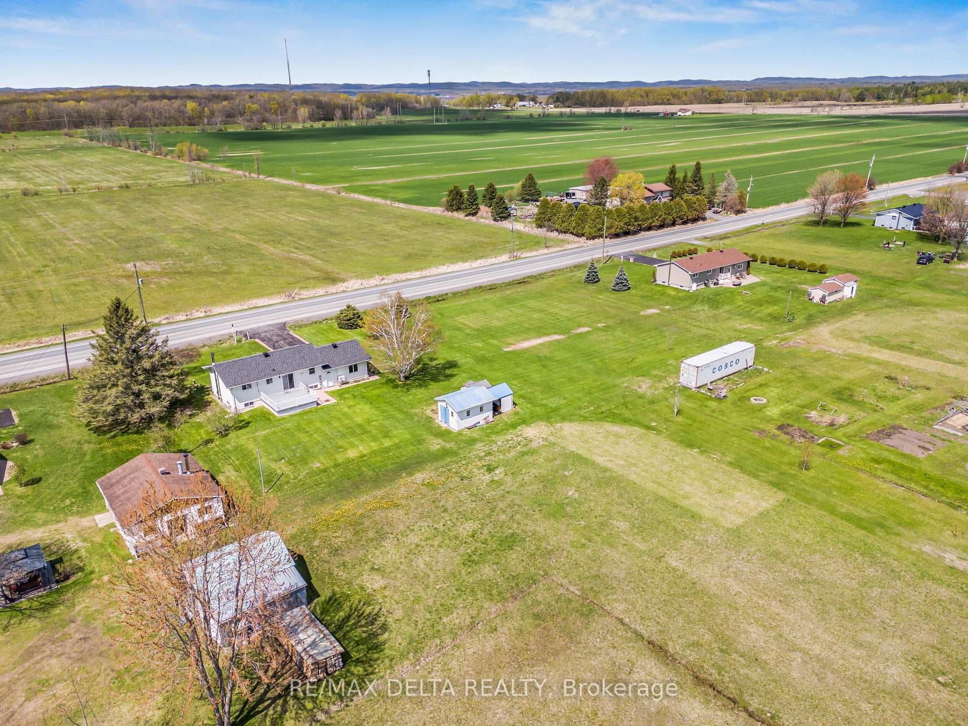 698 Baseline Road photo 36