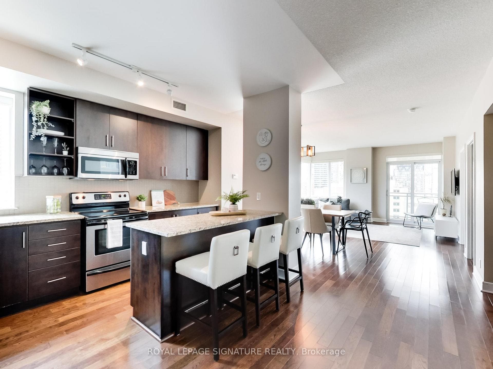 116 George Street Unit 905 photo 2