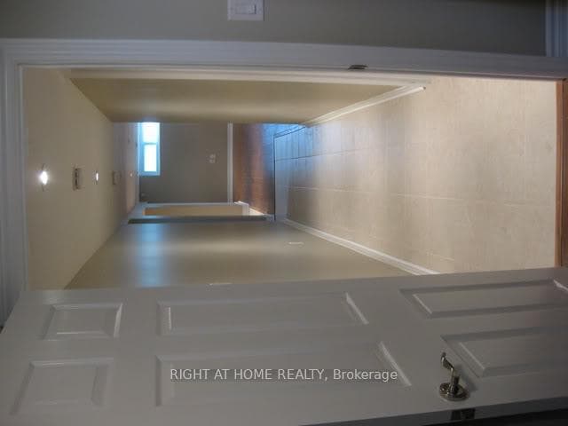 287 Browndale Crescent Unit BSMT photo 7