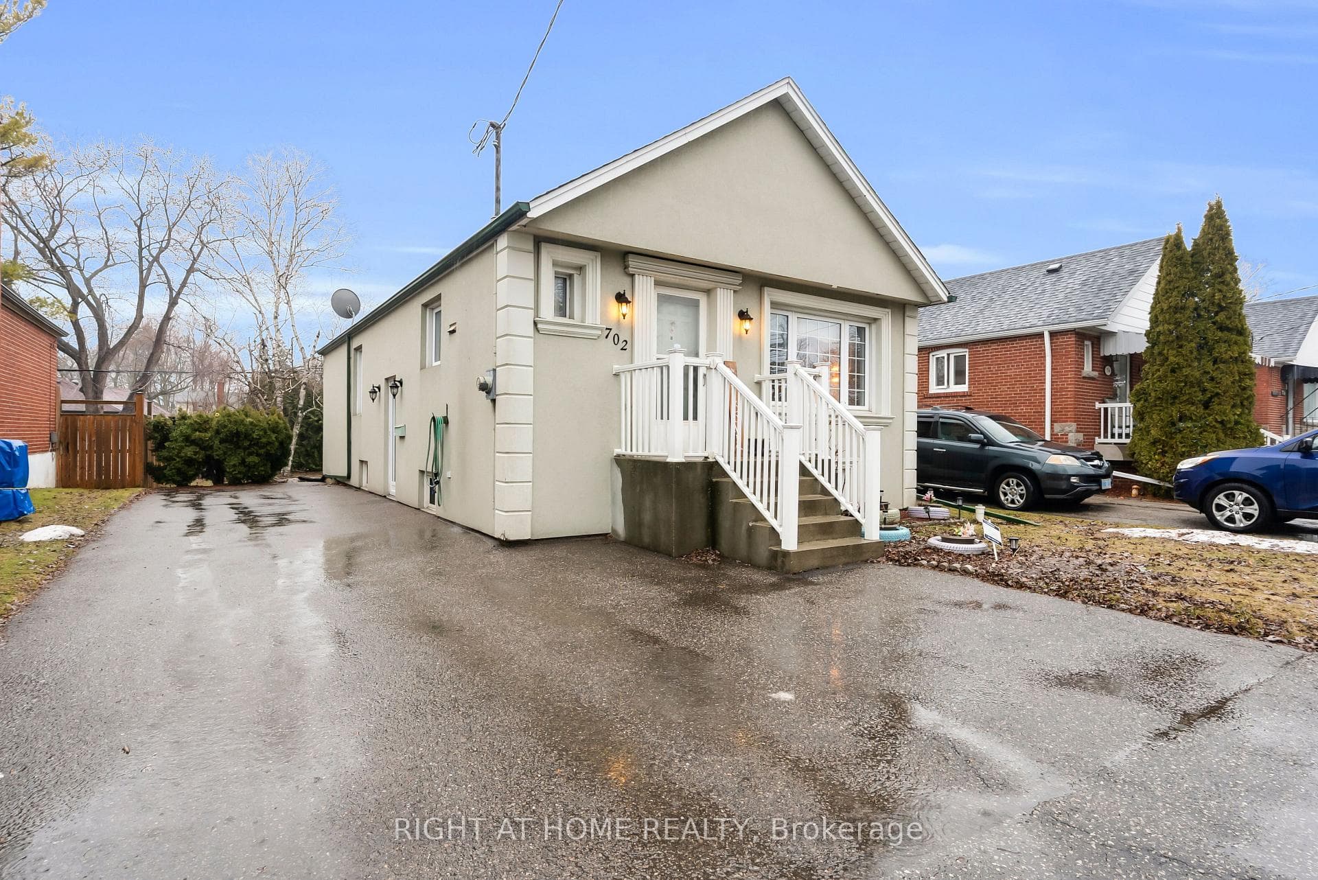 702 Pharmacy Avenue photo 3