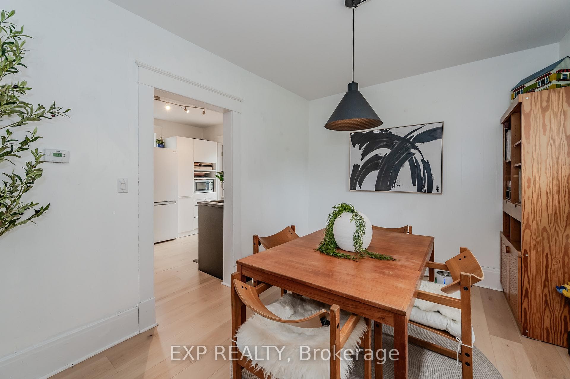 185 Ahrens Street photo 10