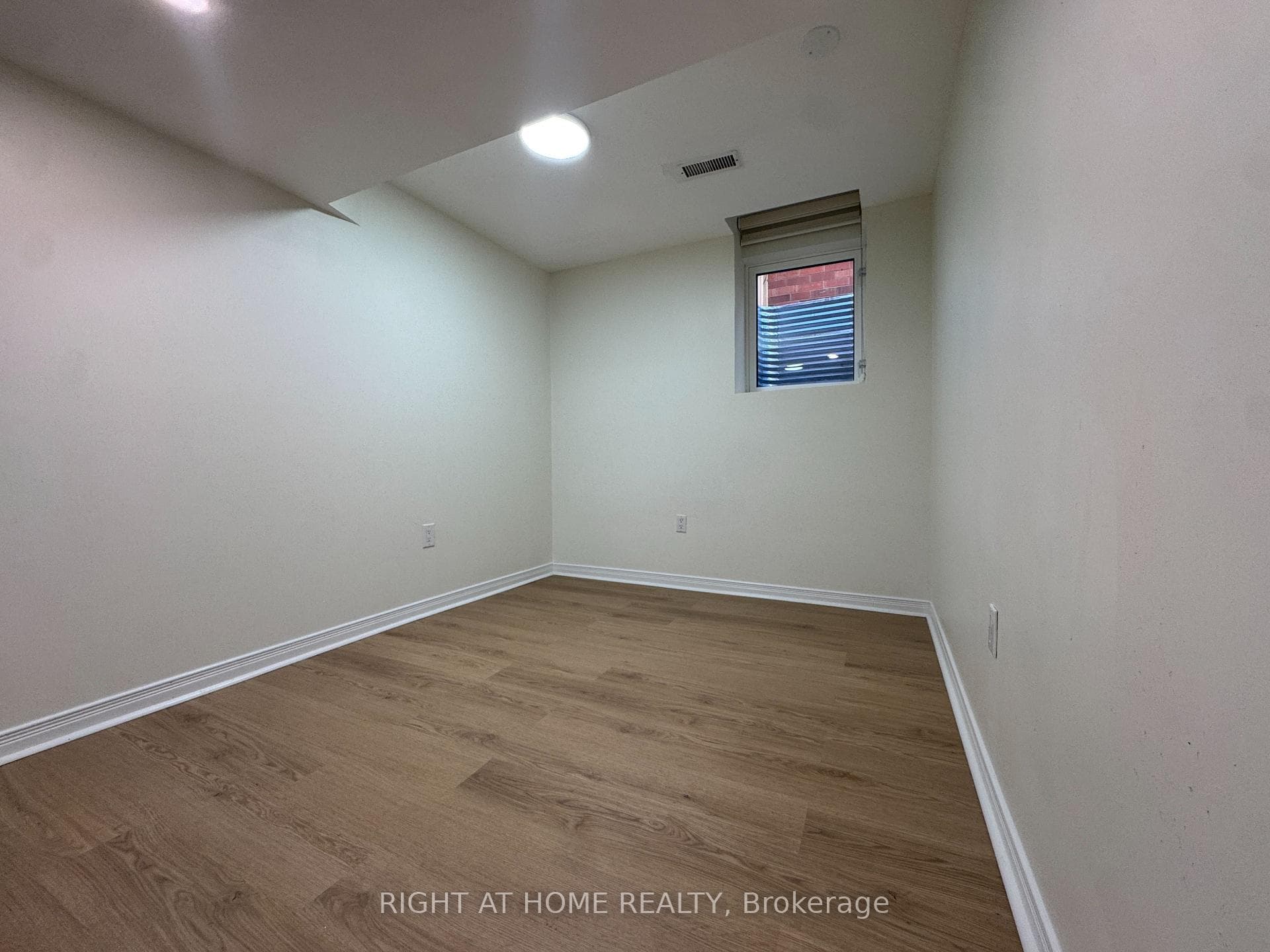 2889 Galleon Crescent Unit Basement photo 6