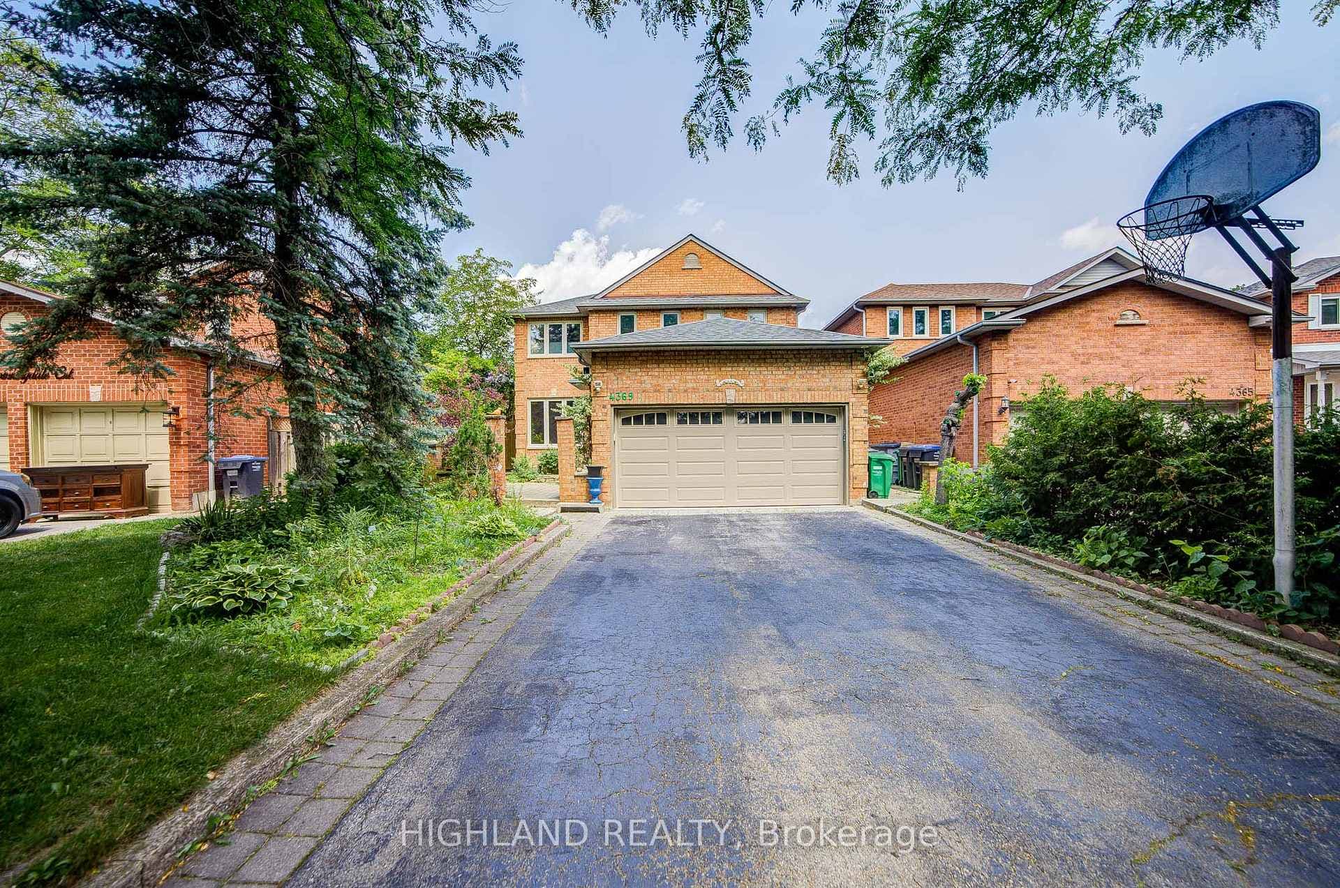 4369 Spinningdale Court photo 1