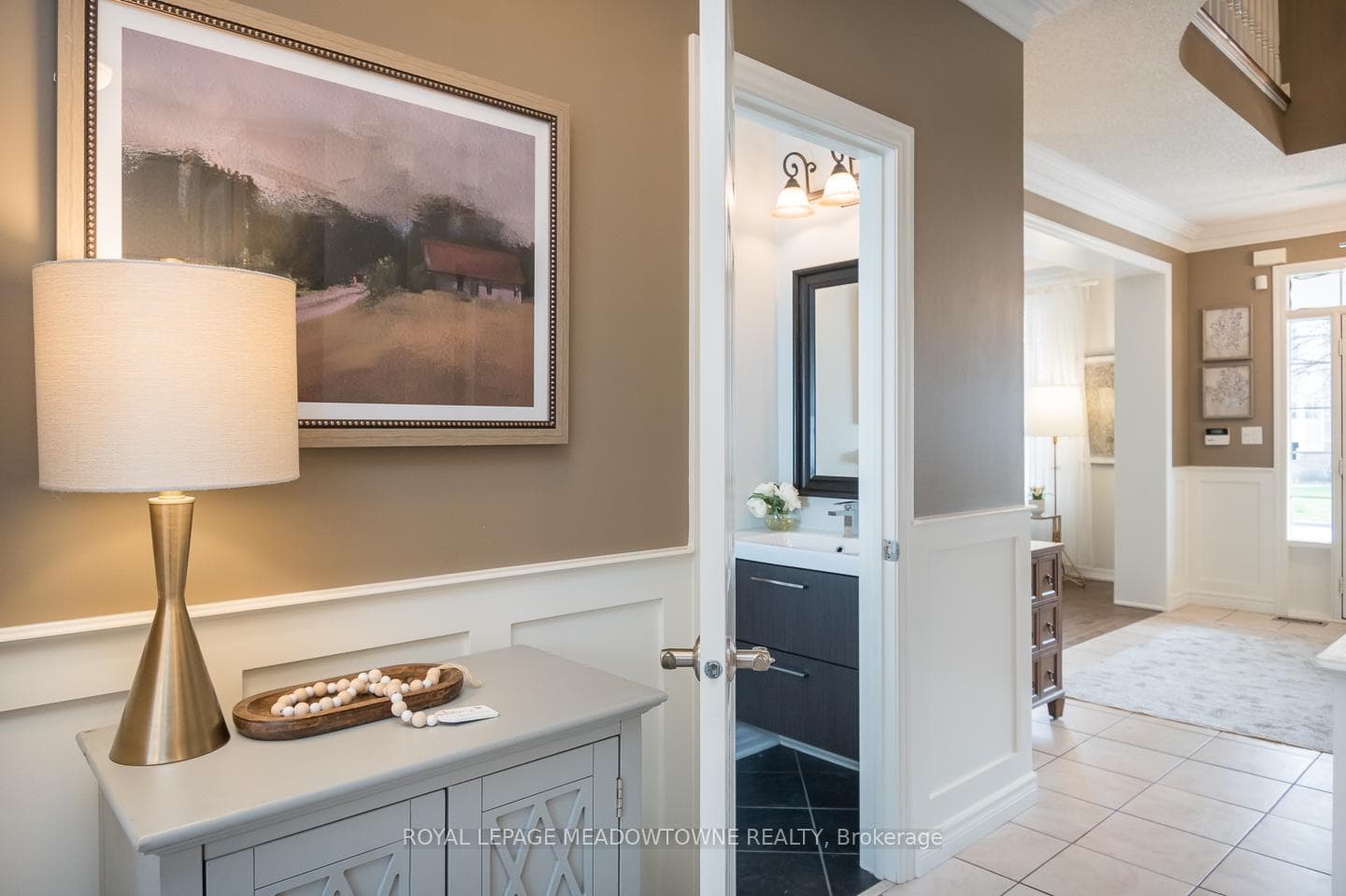 Convenient & upgraded main floor powder room