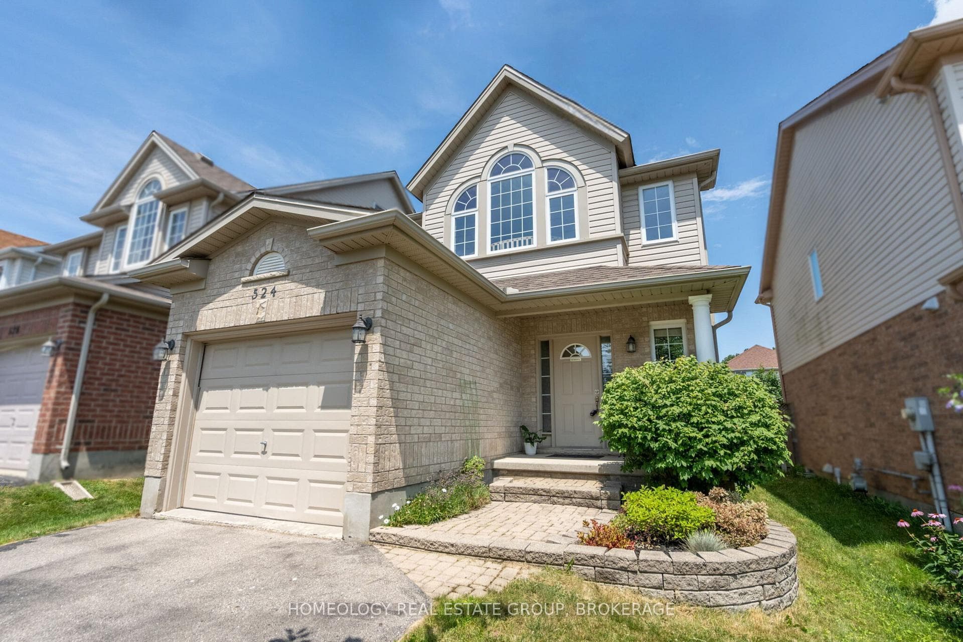 524 Maplewood Lane photo 1
