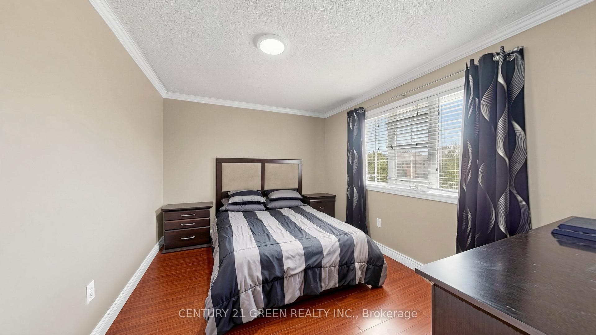 43 Hollowgrove Boulevard photo 25