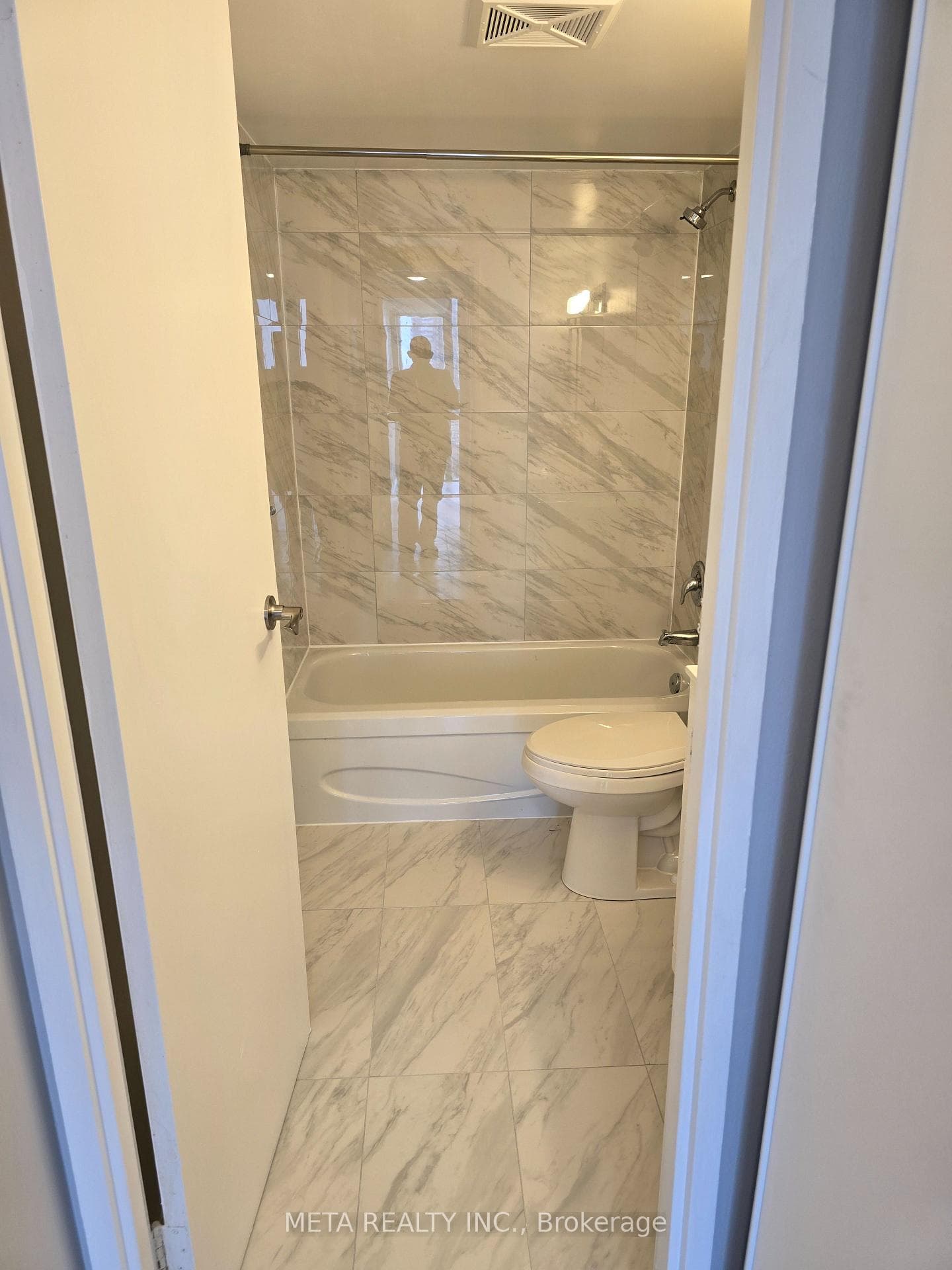 25 Trailwood Drive Unit 1708 photo 12