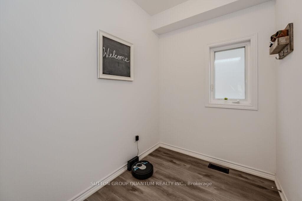 38 Ladd Avenue photo 18