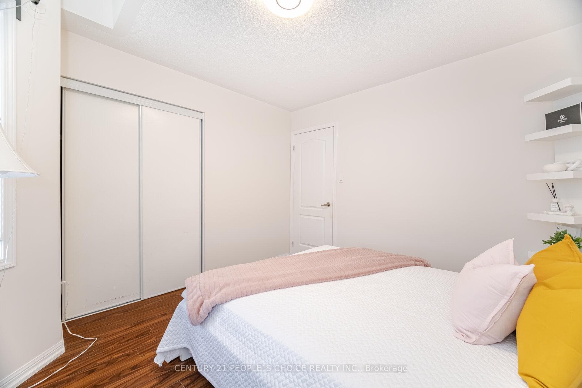630 Thompson Road photo 28