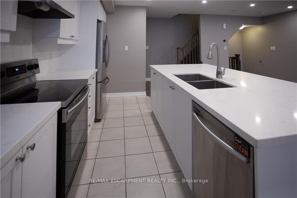 560 Allport Gate photo 11