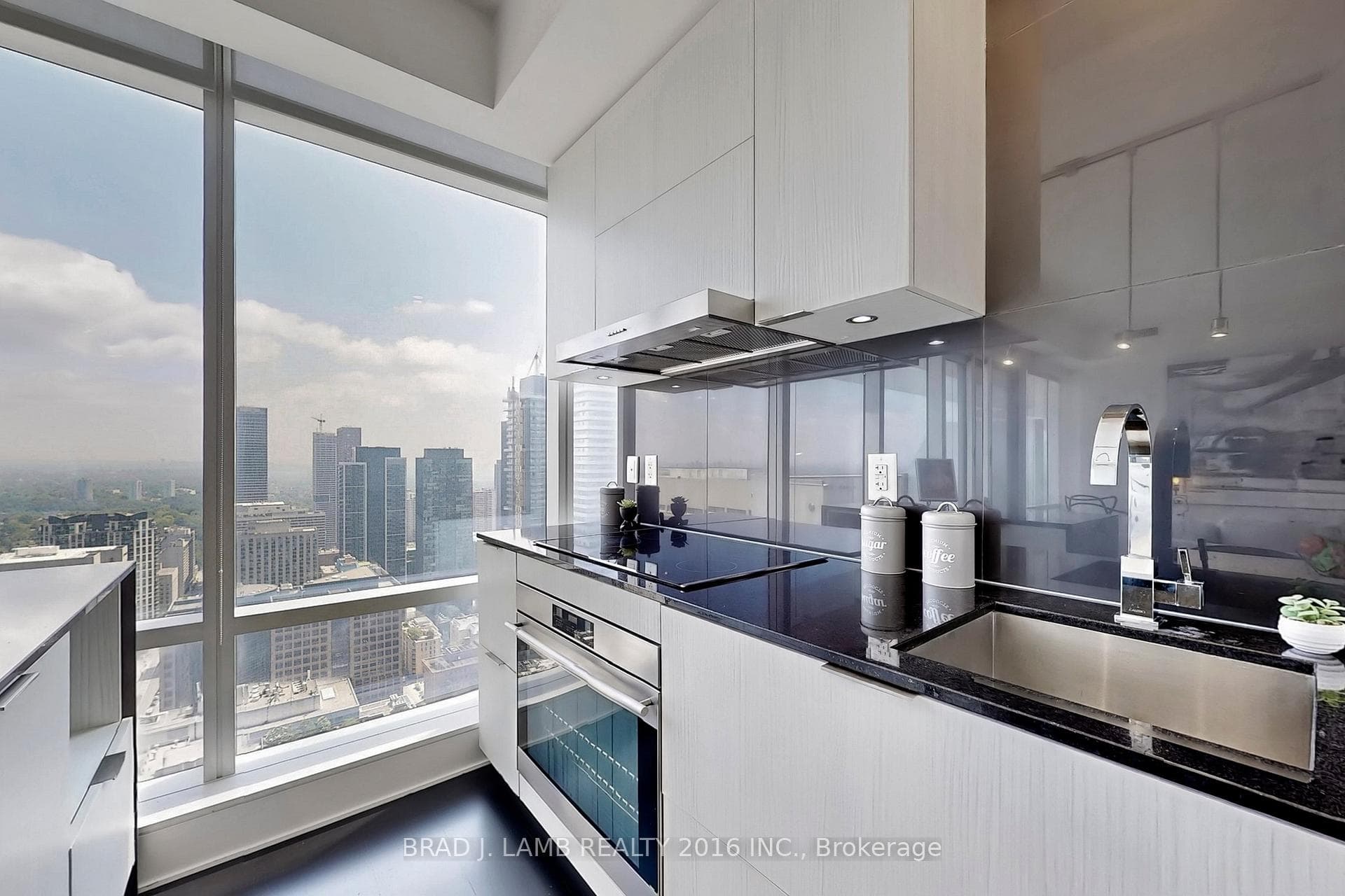 1 Bloor Street Unit 3903 photo 10