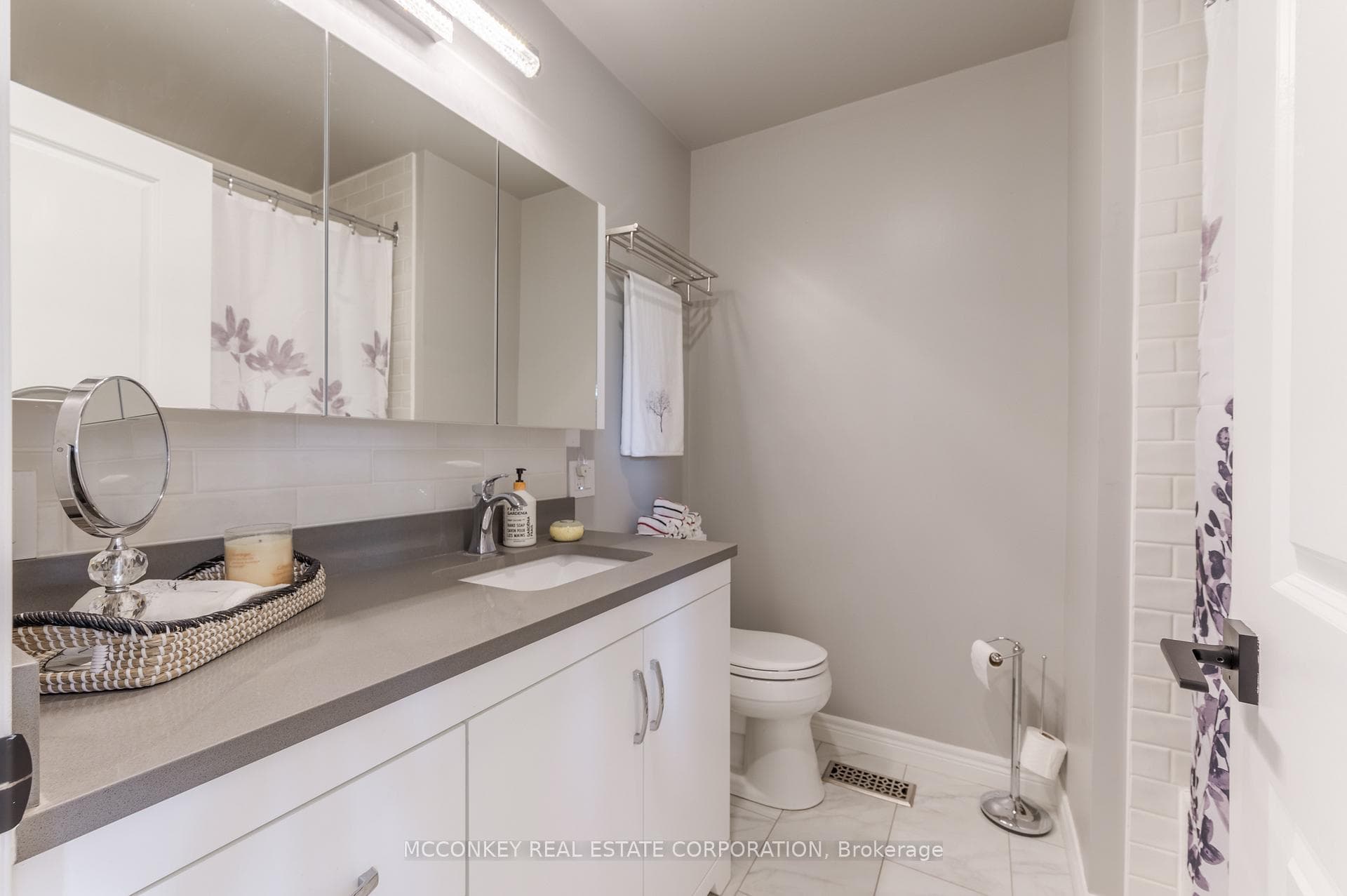 Main 4pc Bathroom