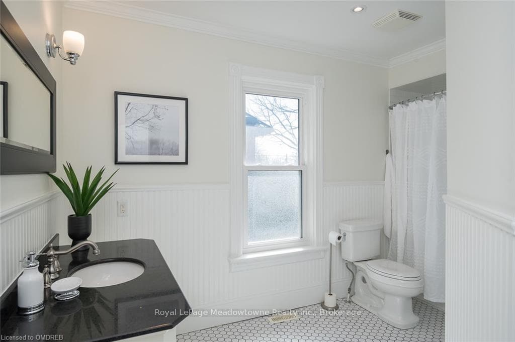 35 BOWER Street photo 29