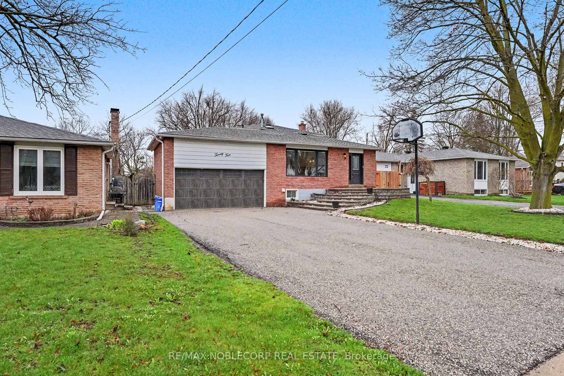 24 Maple Avenue photo 2