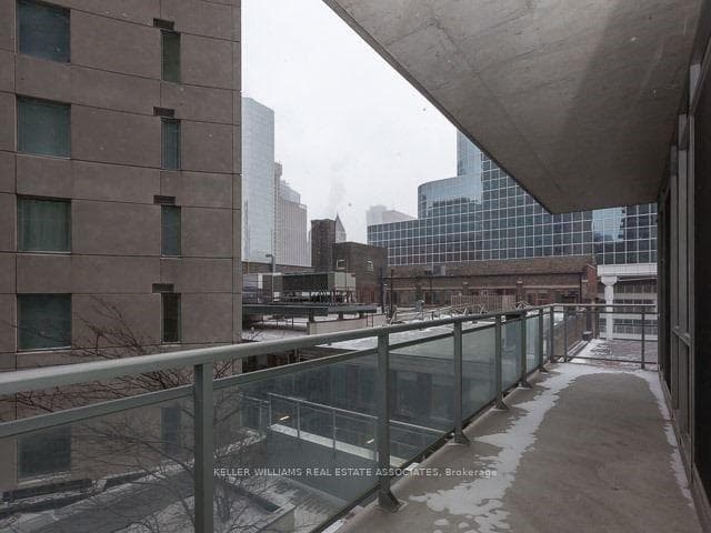 220 Victoria Street Unit 707 photo 18