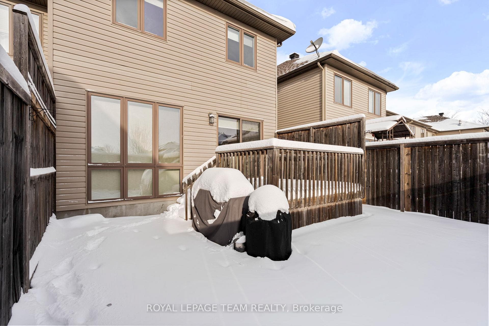 165 Woodhurst Crescent photo 39