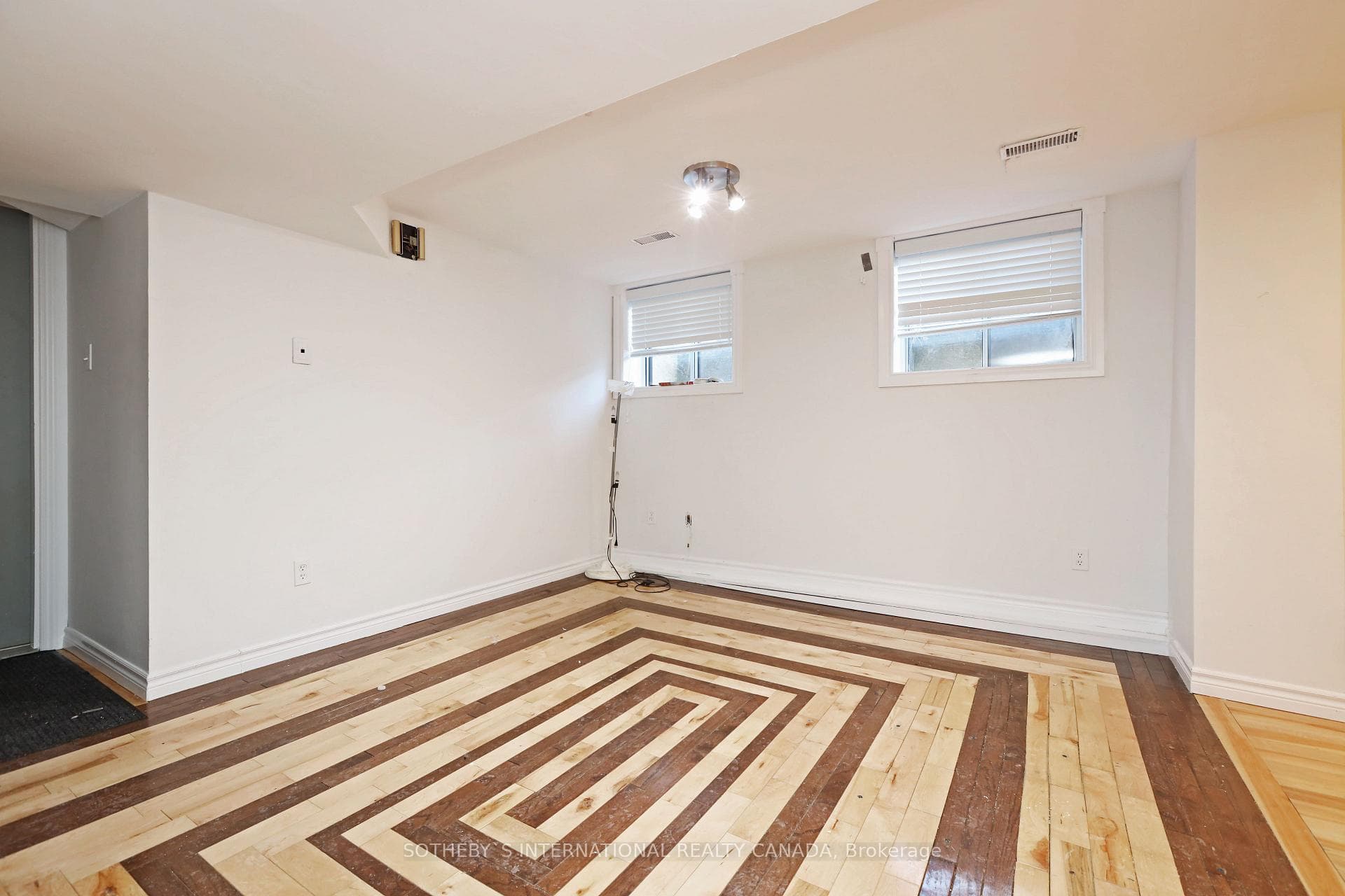 212 Glebemount Avenue Unit Lower photo 16