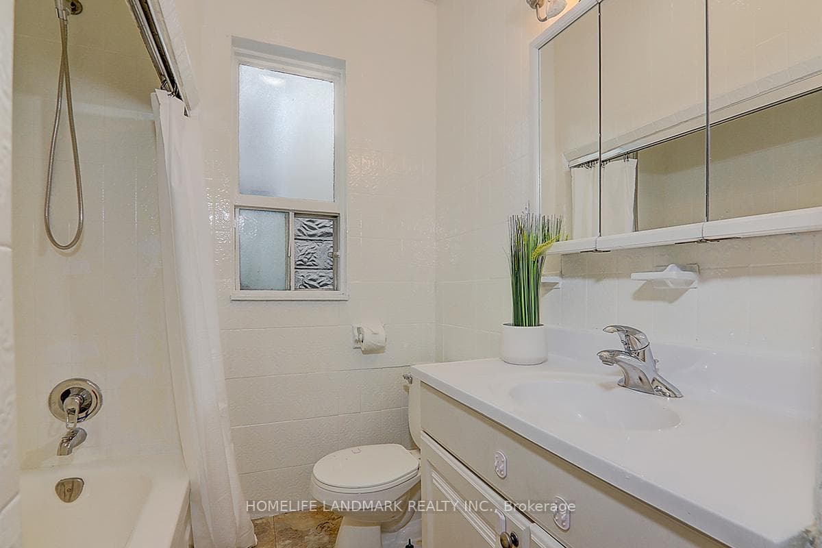 794 Jane Street photo 17