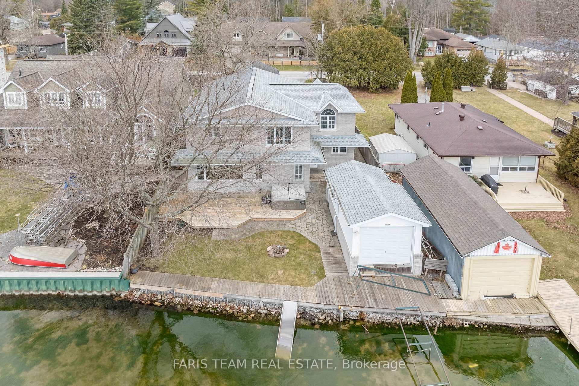 927 Barry Avenue photo 3