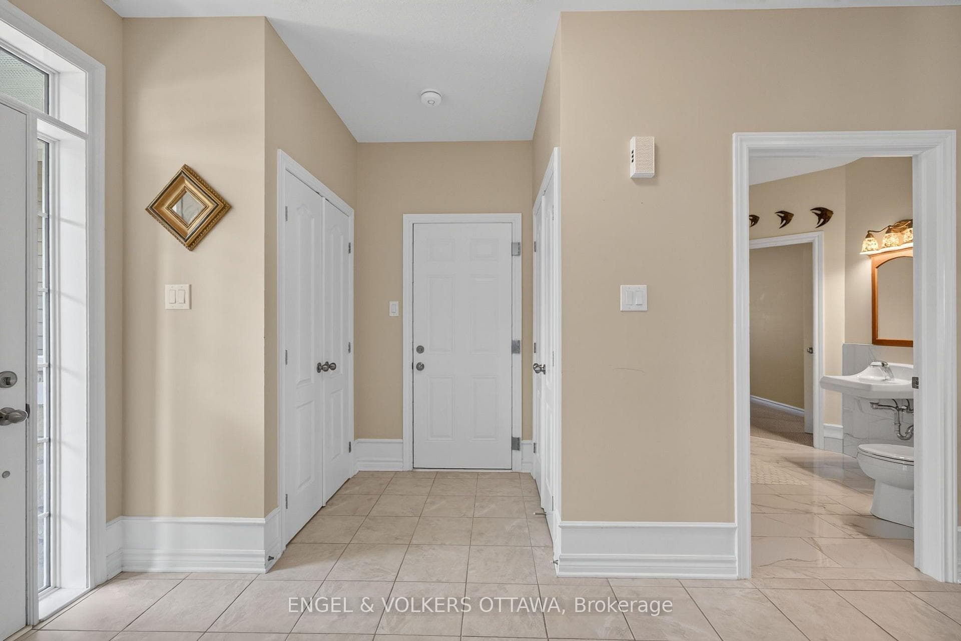 106 Equinelle Drive photo 4