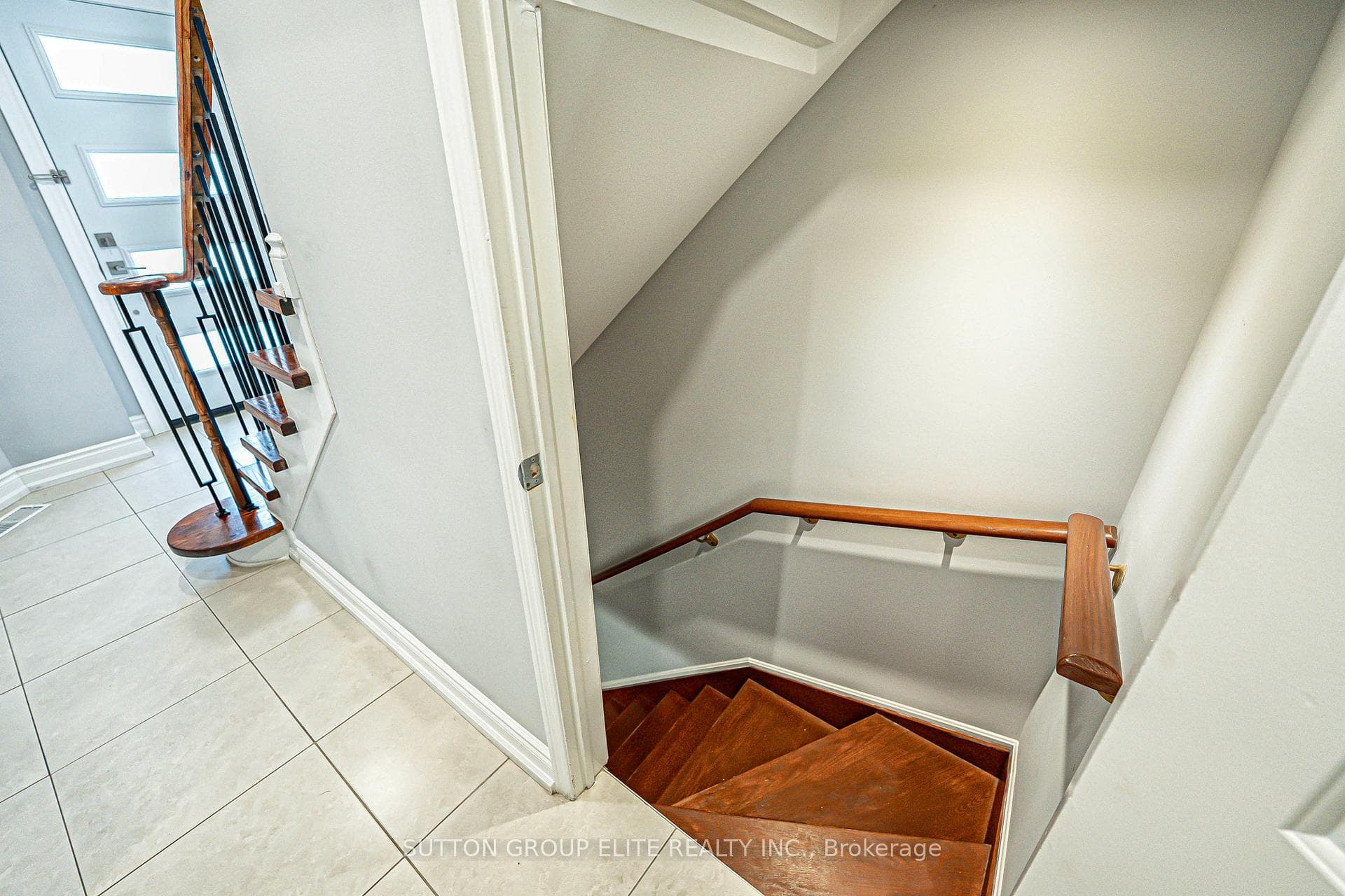 298 Fredericksburg Court photo 32