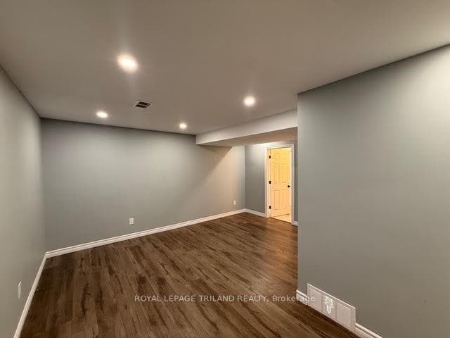 165 Railway Avenue photo 22