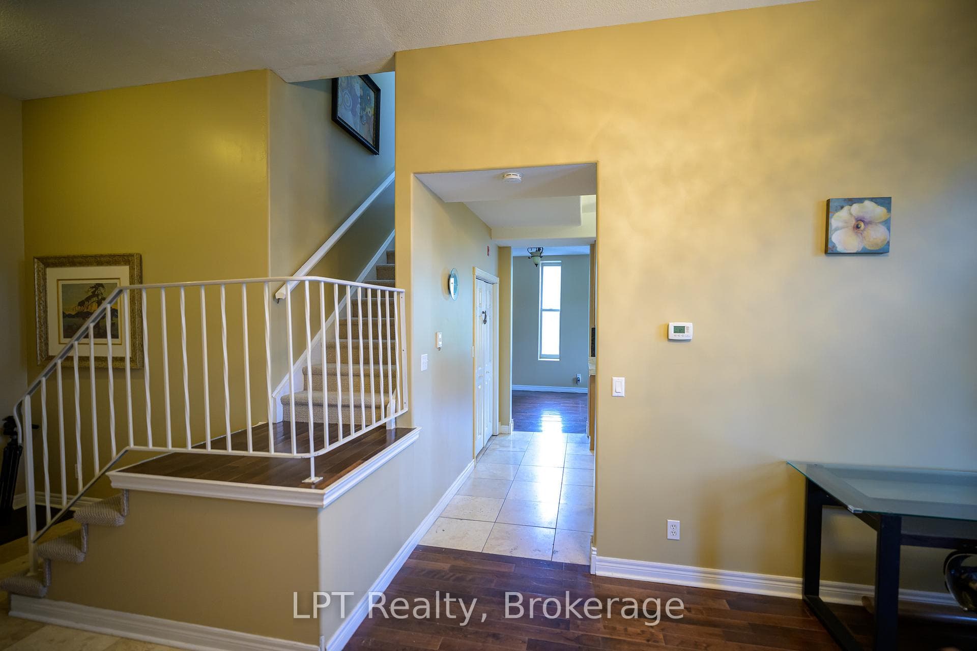317 Queen Street Unit 302 photo 8