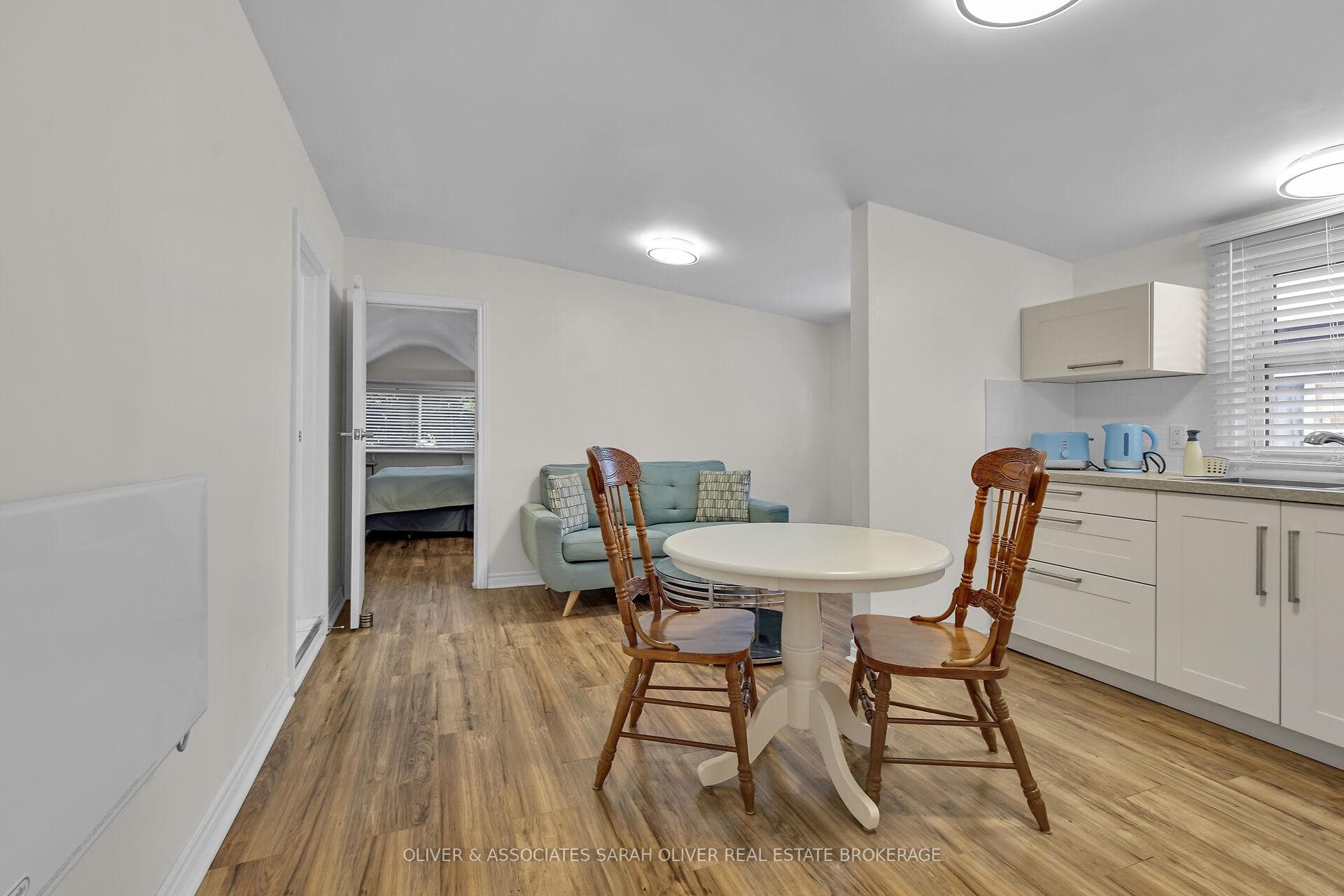 Upper kitchen - dinging - sitting area