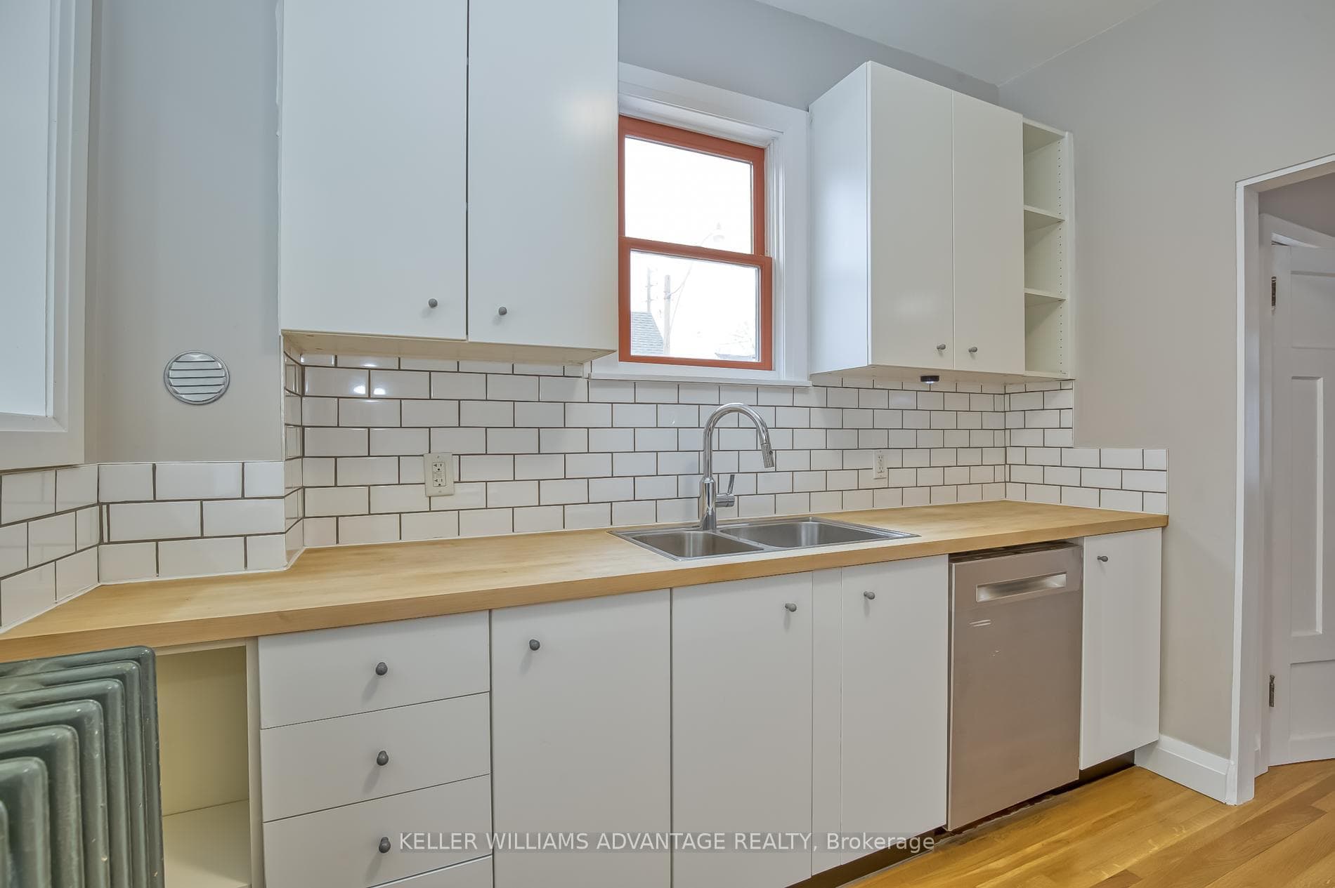 35 Queen Victoria Street Unit Upper photo 7