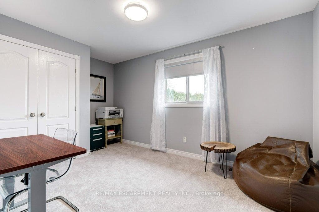8 Tamarack Court photo 32
