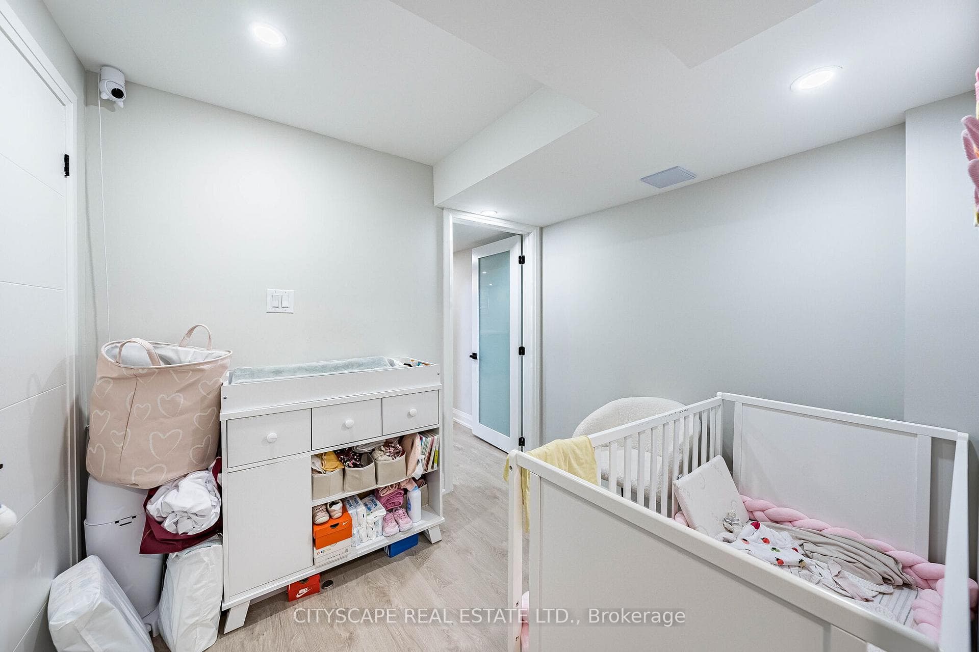 54 Ezra Crescent photo 37