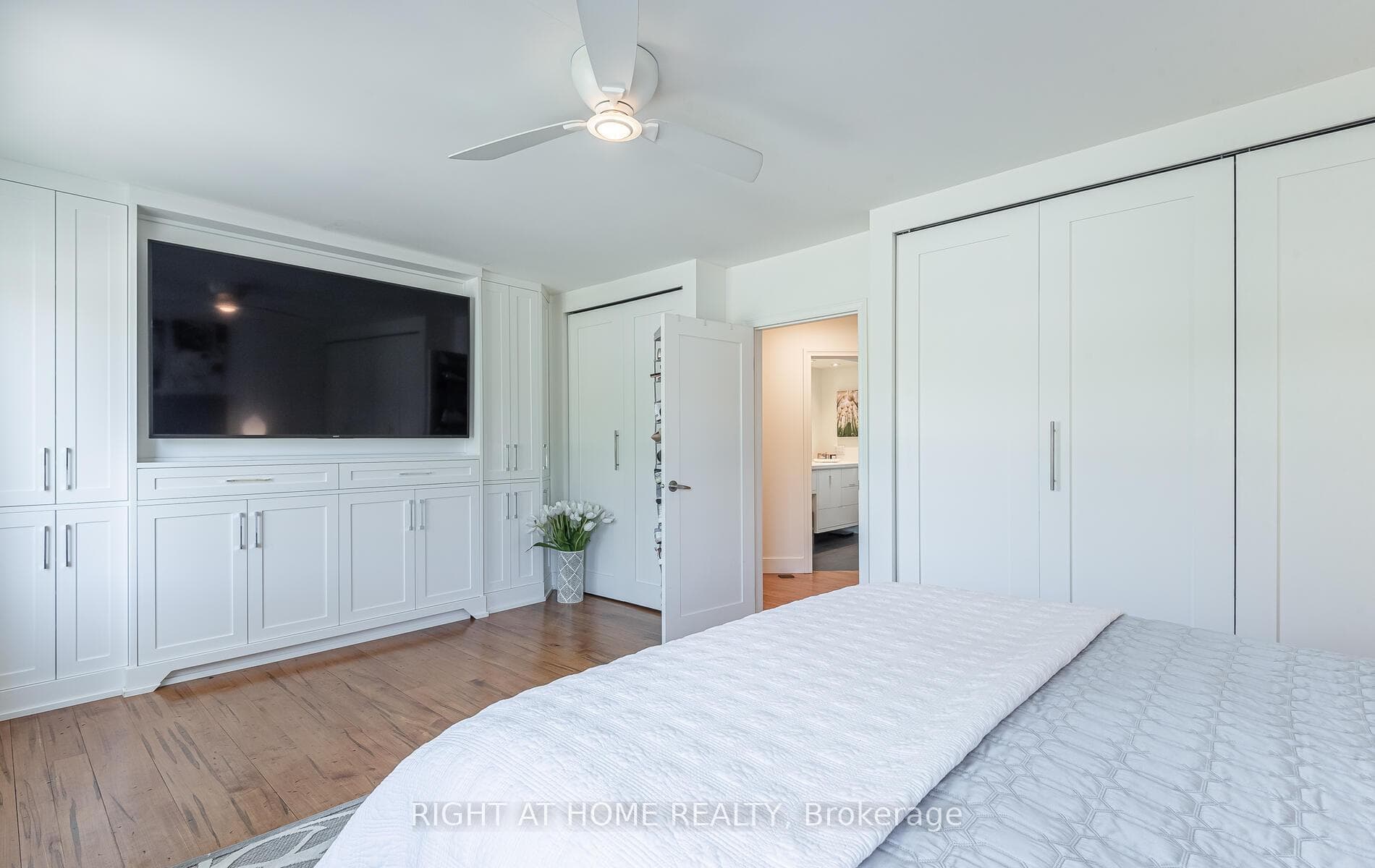 562 Weir Avenue photo 21