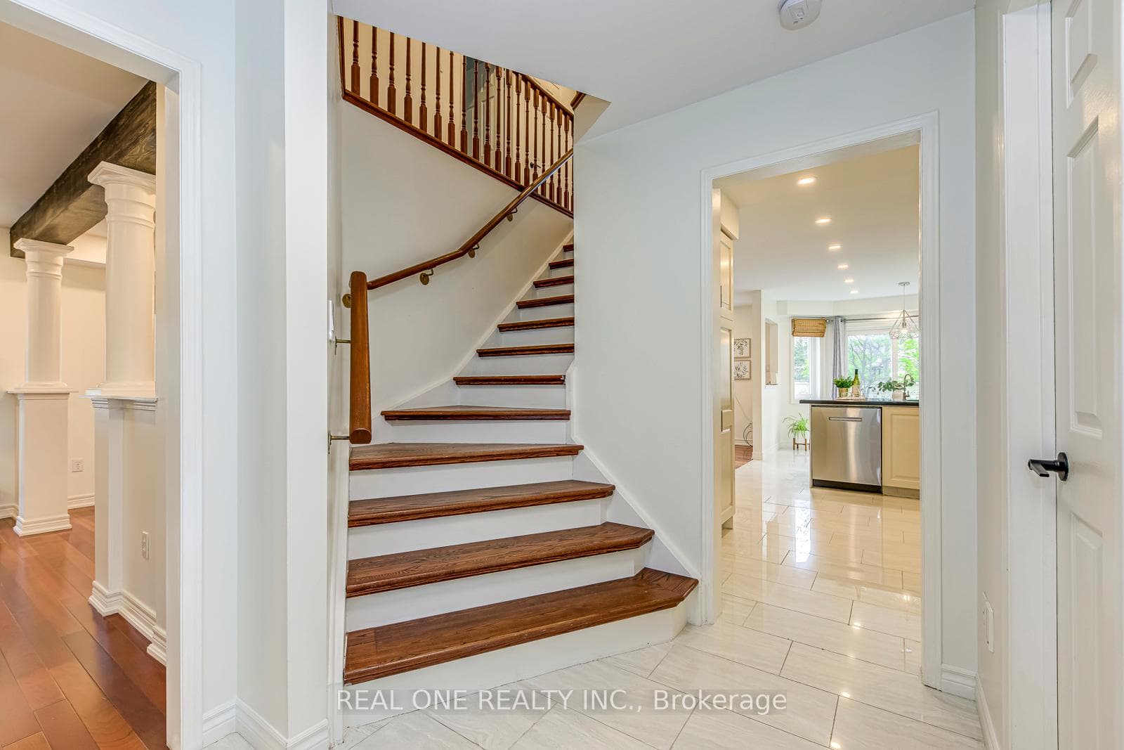 2946 Duncairn Drive photo 24