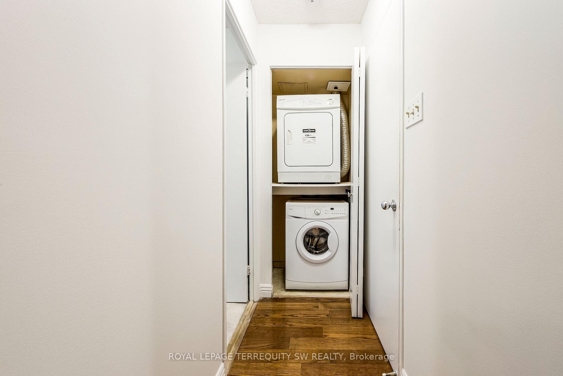 1055 Bay Street Unit 407 photo 22
