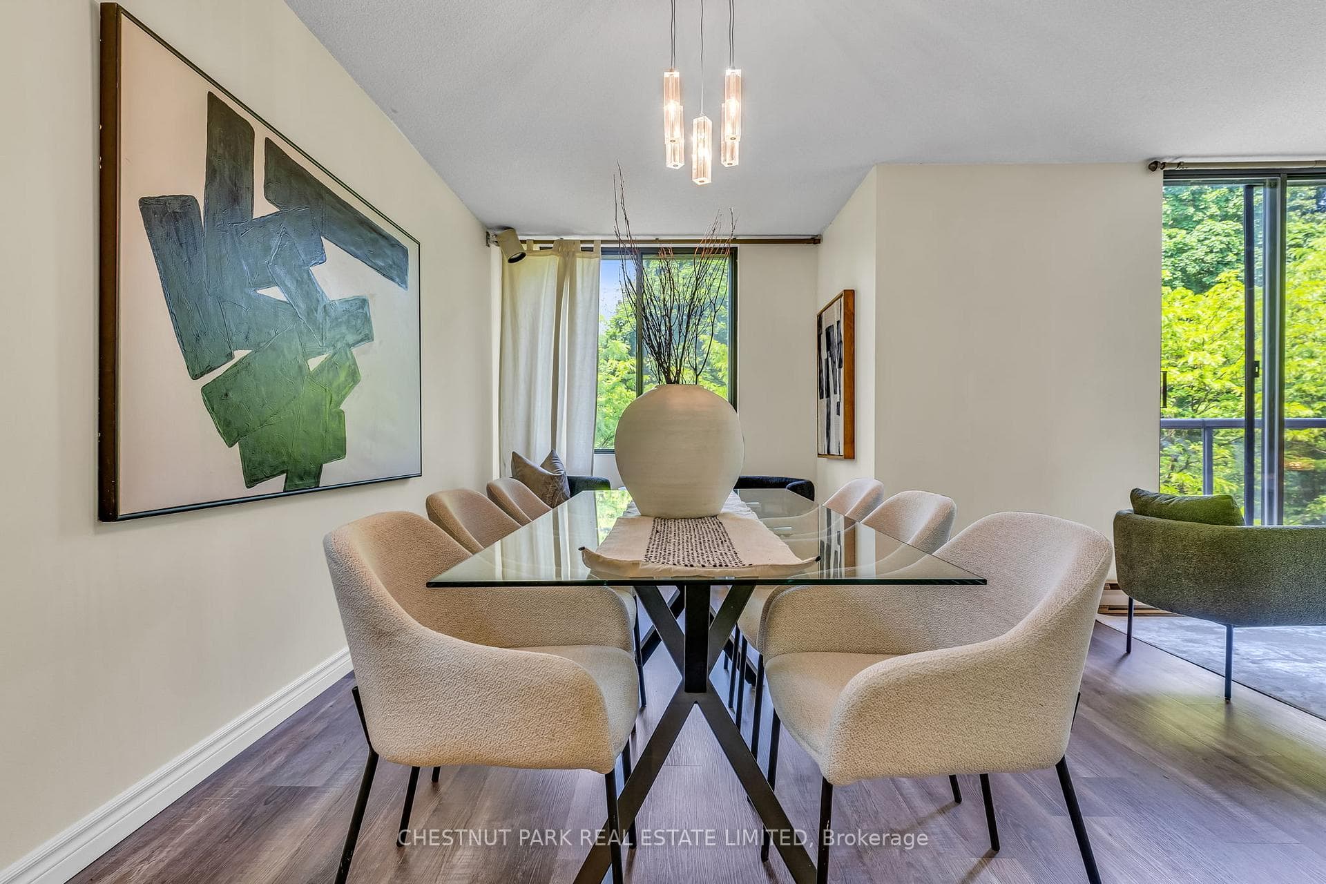 30 Glen Elm Avenue Unit 301 photo 11