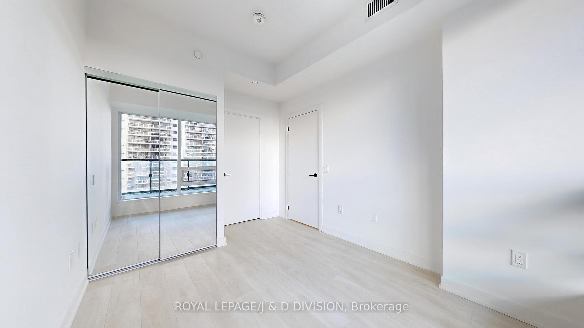 117 Broadway Avenue Unit 707 photo 14