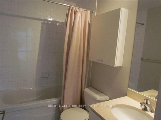 38 Grenville Street Unit 2201 photo 8