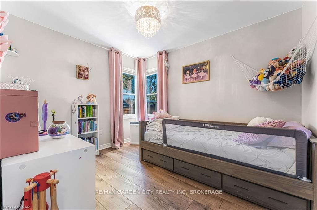 548 Wright Street photo 14