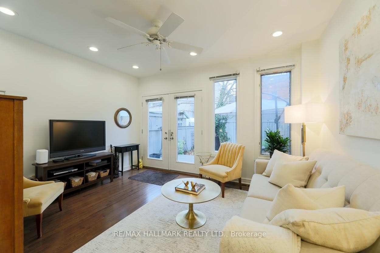 90 Dearbourne Avenue photo 11