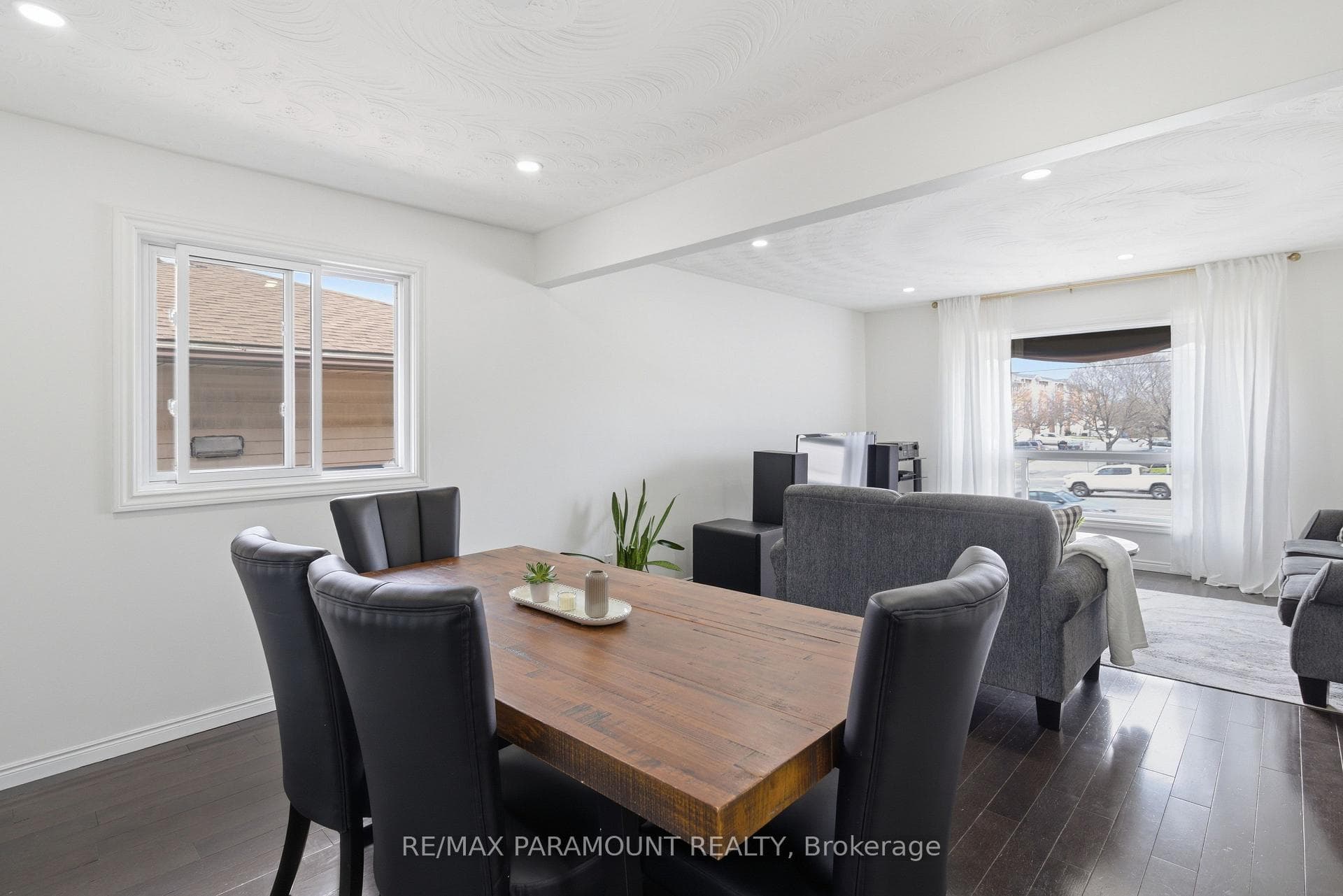 1262 Upper Gage Avenue photo 9