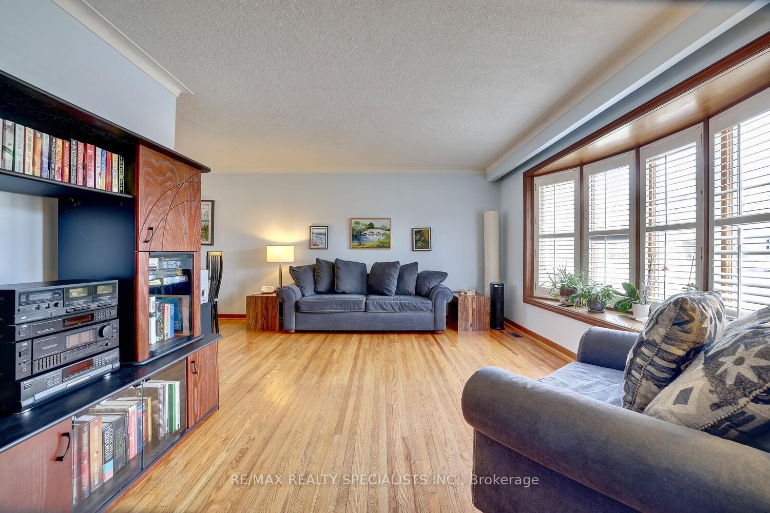 815 Mississauga Valley Boulevard photo 8
